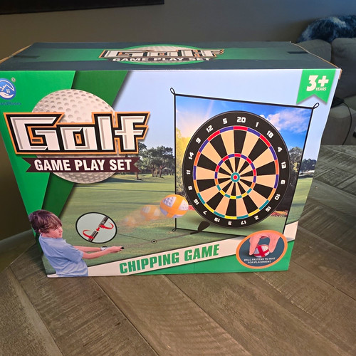 Golf chipping game - chipping, putting